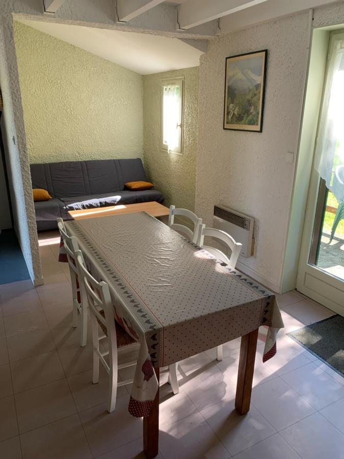 Camping Le Saillet Lestelle-Bétharram Exterior foto