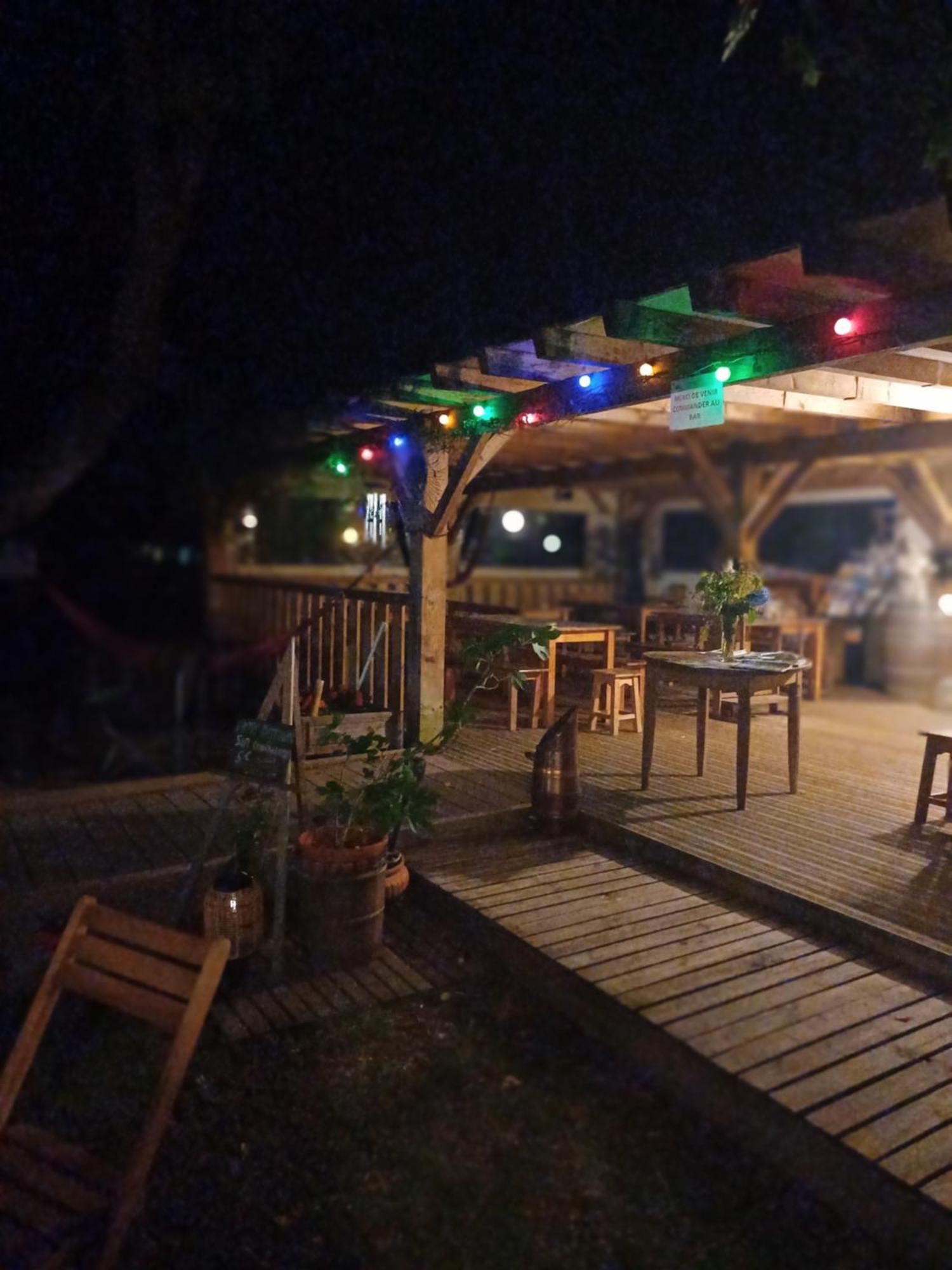 Camping Le Saillet Lestelle-Bétharram Exterior foto
