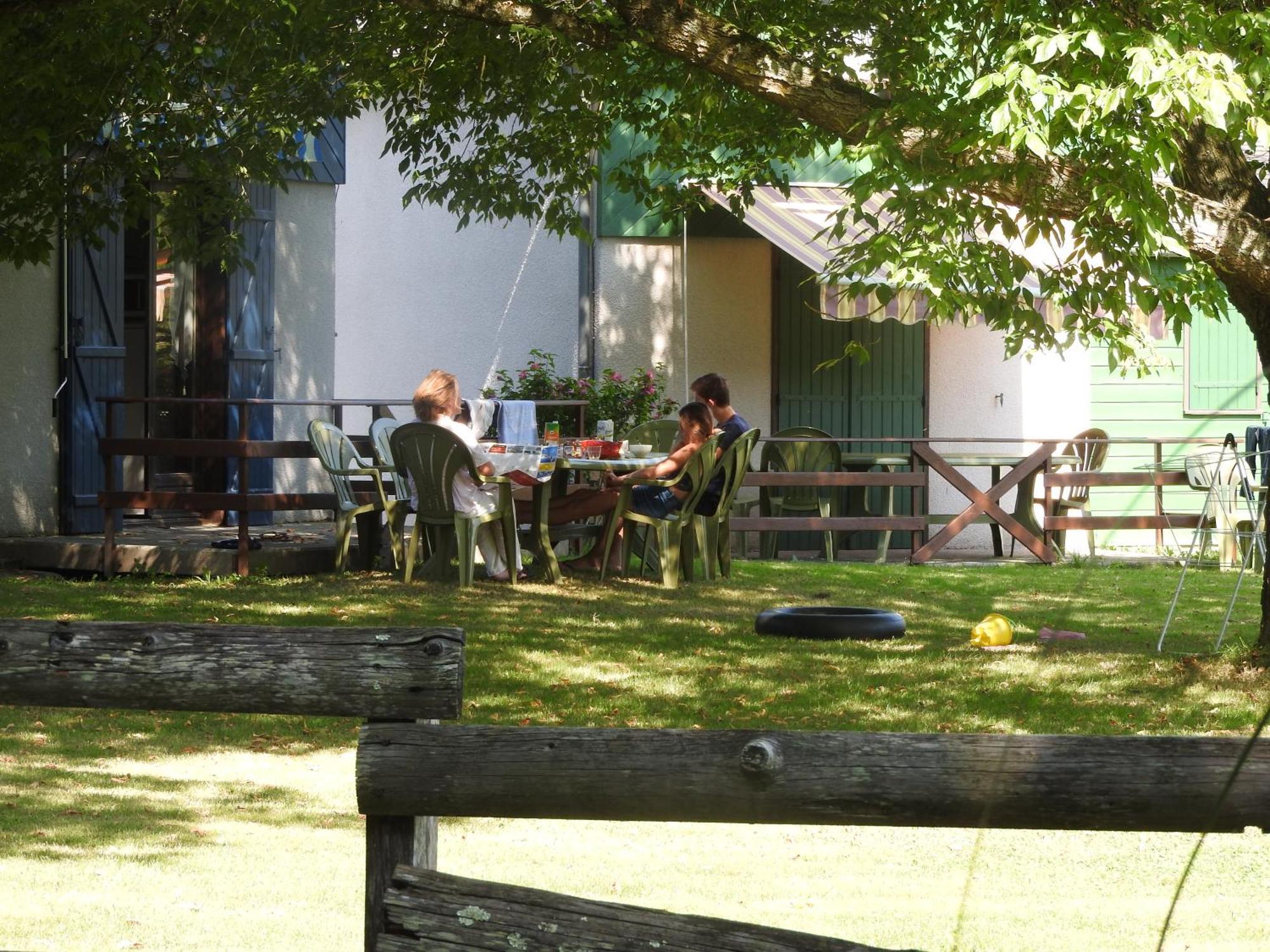 Camping Le Saillet Lestelle-Bétharram Exterior foto